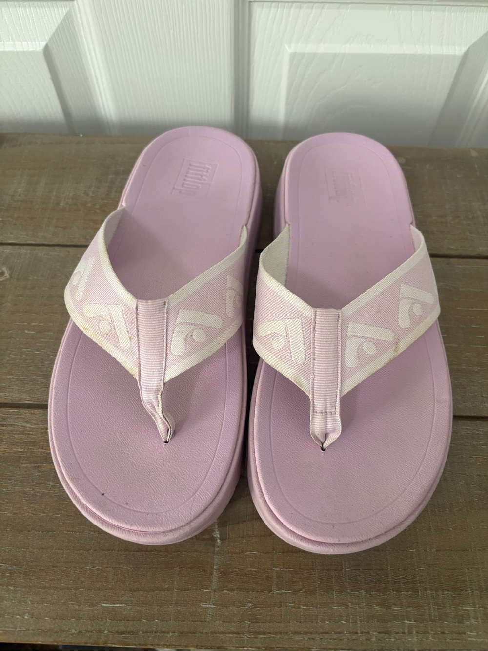 FitFlop Women's Light Pink Thong Sandals with Logo-Strap
